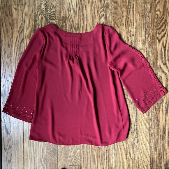 Anthropologie maroon die-cut blouse size 2 - Picture 5 of 5